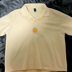 Aesthetic sun shirt, great for summer.